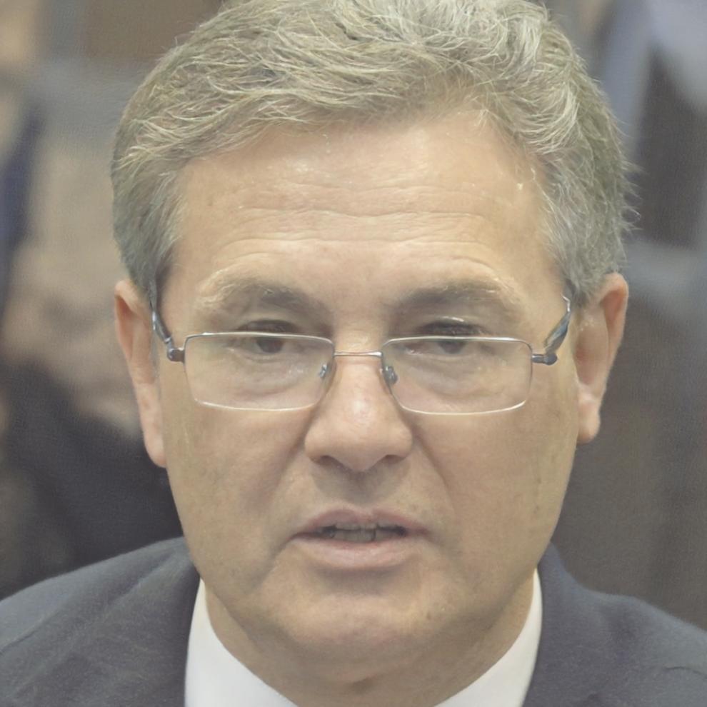 Retrato profesional de Miguel Fernández